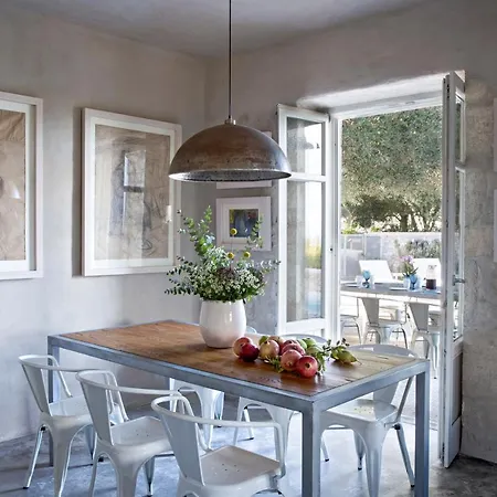 To Throni Tselendáta