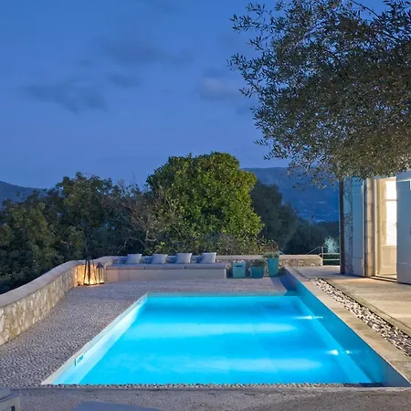 Villa To Throni Tselendáta