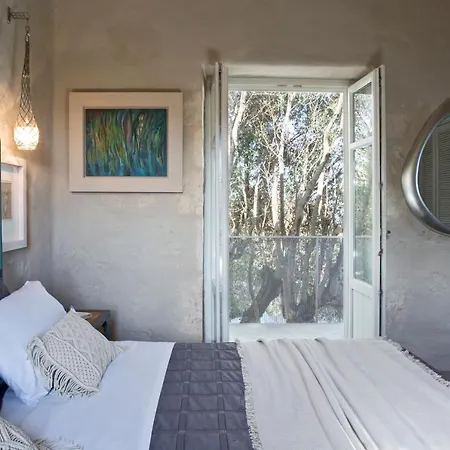 To Throni Villa Tselendáta