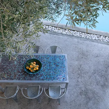 וילה To Throni *