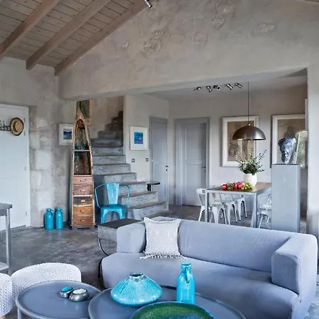 To Throni וילה Tselendáta