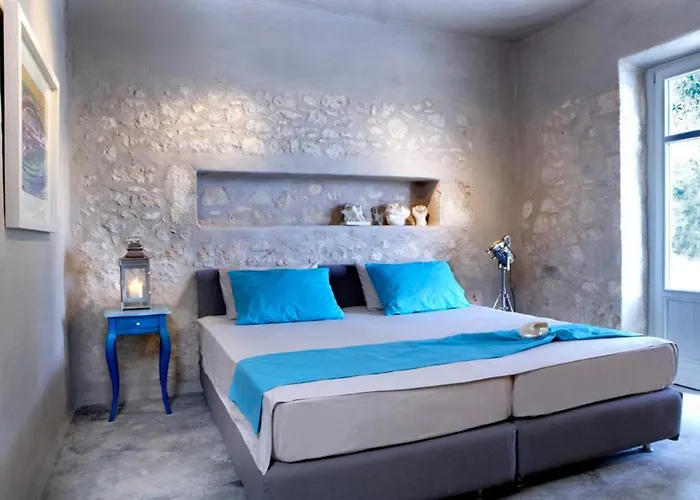 To Throni Villa Tselendata