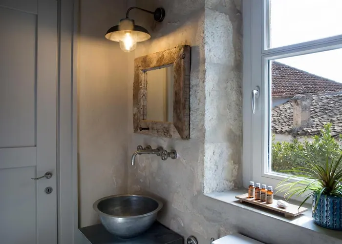 Villa To Throni Tselendata