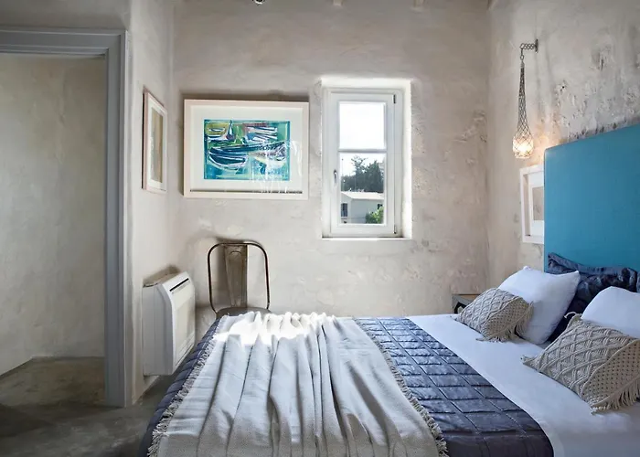 To Throni Villa Tselendata